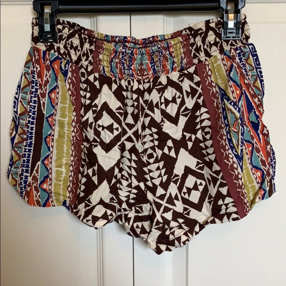 Aztec flowy Shorts - Picture 4 of 4